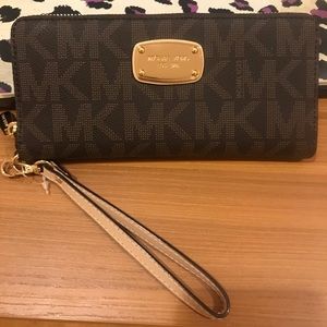 NWT Michael Kors wallet